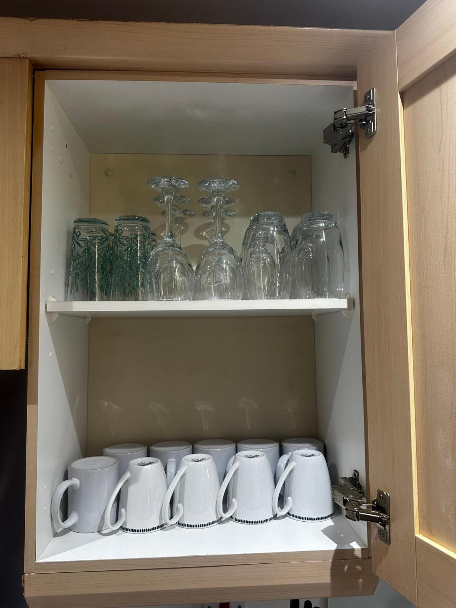 London 2 Bed 2 Bath Apartment Holiday Home - Free Parking - 3Min Walk To The Train Station - 19Min To London Liverpool Street 5Min To Victoria Line 1Gb Broadband Super Fast Internet Ground Floor 100S Of Shops Restaurants Bakeries 24-Hour Asda Superst 外观 照片
