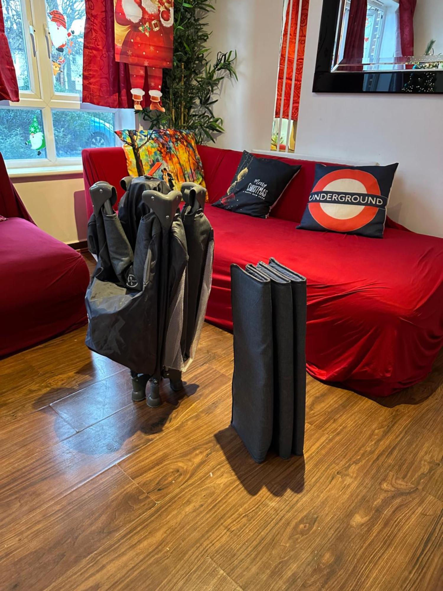 London 2 Bed 2 Bath Apartment Holiday Home - Free Parking - 3Min Walk To The Train Station - 19Min To London Liverpool Street 5Min To Victoria Line 1Gb Broadband Super Fast Internet Ground Floor 100S Of Shops Restaurants Bakeries 24-Hour Asda Superst 外观 照片